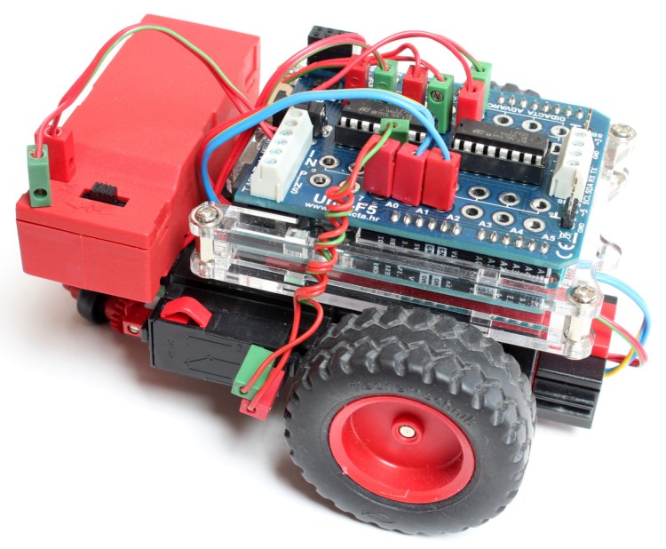 Der Buggy als Spurfolger - mit fischertechnik-Spursensor und Uno F5 Shield